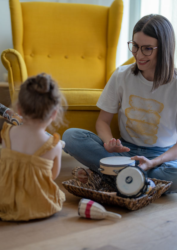 Mom and kid playing | Toronto Relocation Lawyer